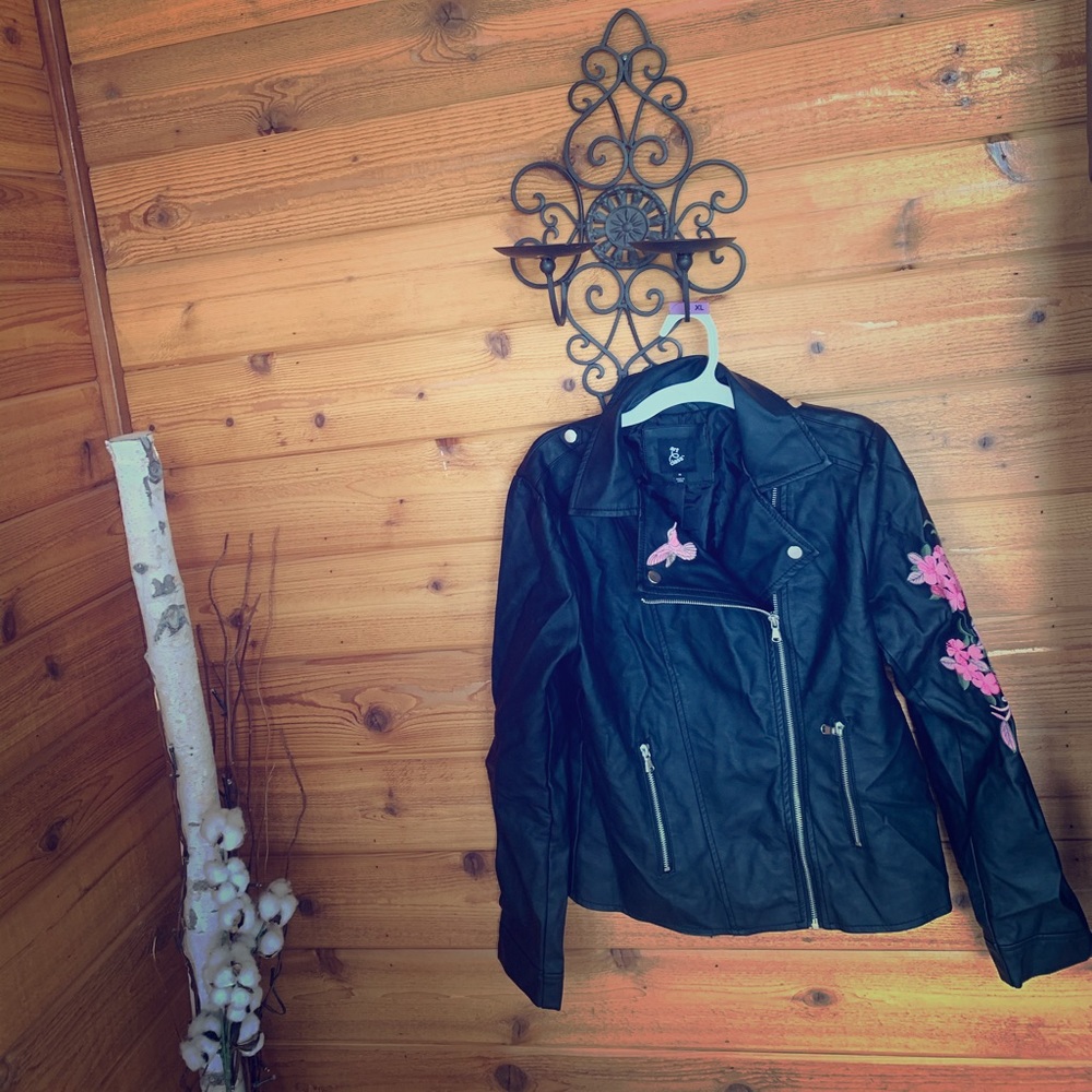 Leather jacket with flowers and hummingbird